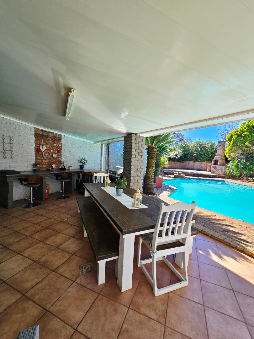 4 Bedroom Property for Sale in Wilkoppies North West